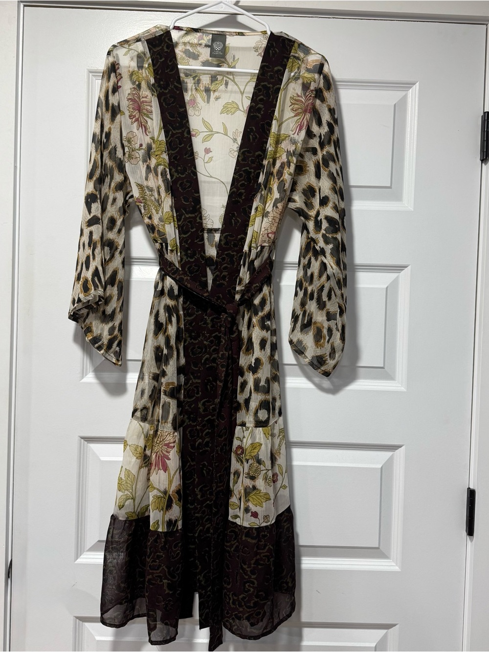 Vince Camuto Floral & Leopard Print Kimono Robe in Cream and Brown - Picture 2 of 12